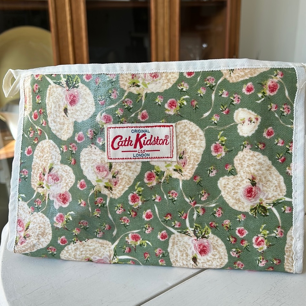 Cath Kidston London coated wash bag floral pattern